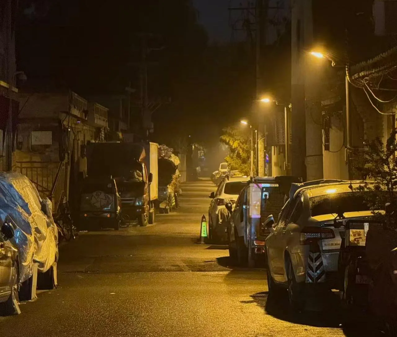 Traditional-Parking-Lot-Lighting