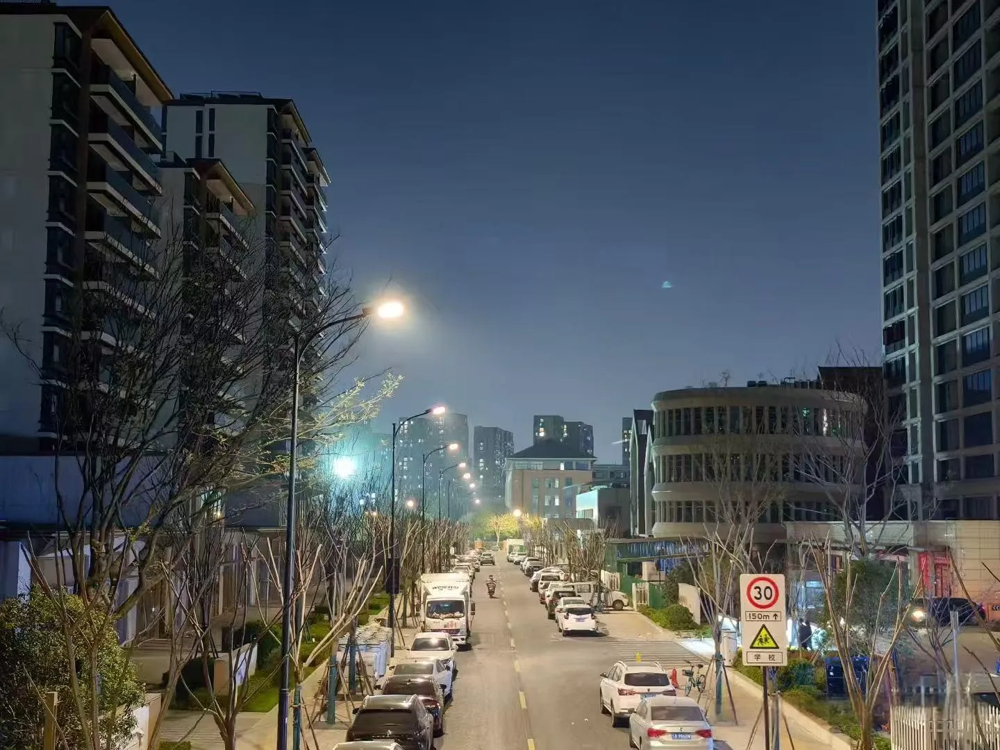 neighborhood-street-light